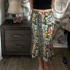 Vibrant Midi Pencil Skirt